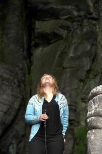 Anneli Drecker i Kirkhelleren, Trænafestivalen 2015. Foto: Leif Steinholt