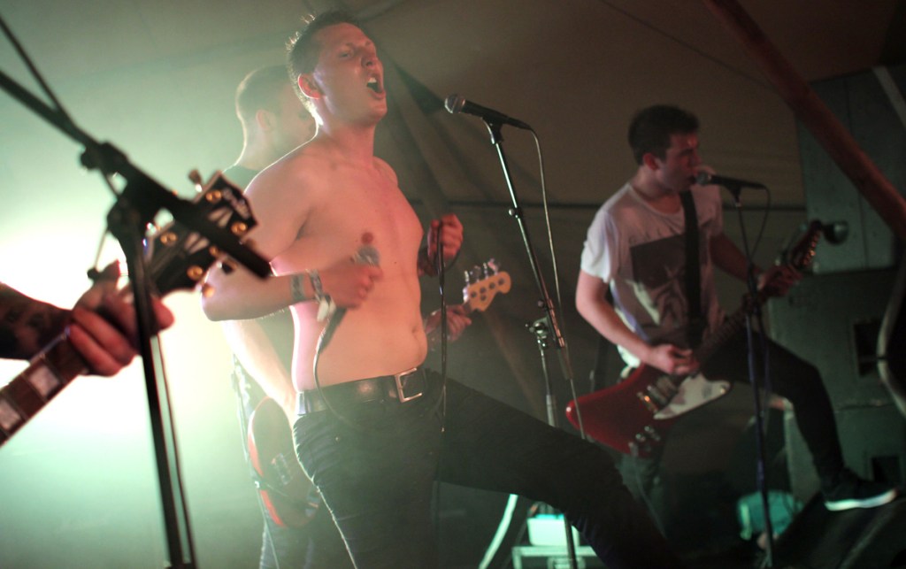 Ondt Blod på Træna i 2014. En heftig opplevelse, også sett gjennom ei kameralinse.